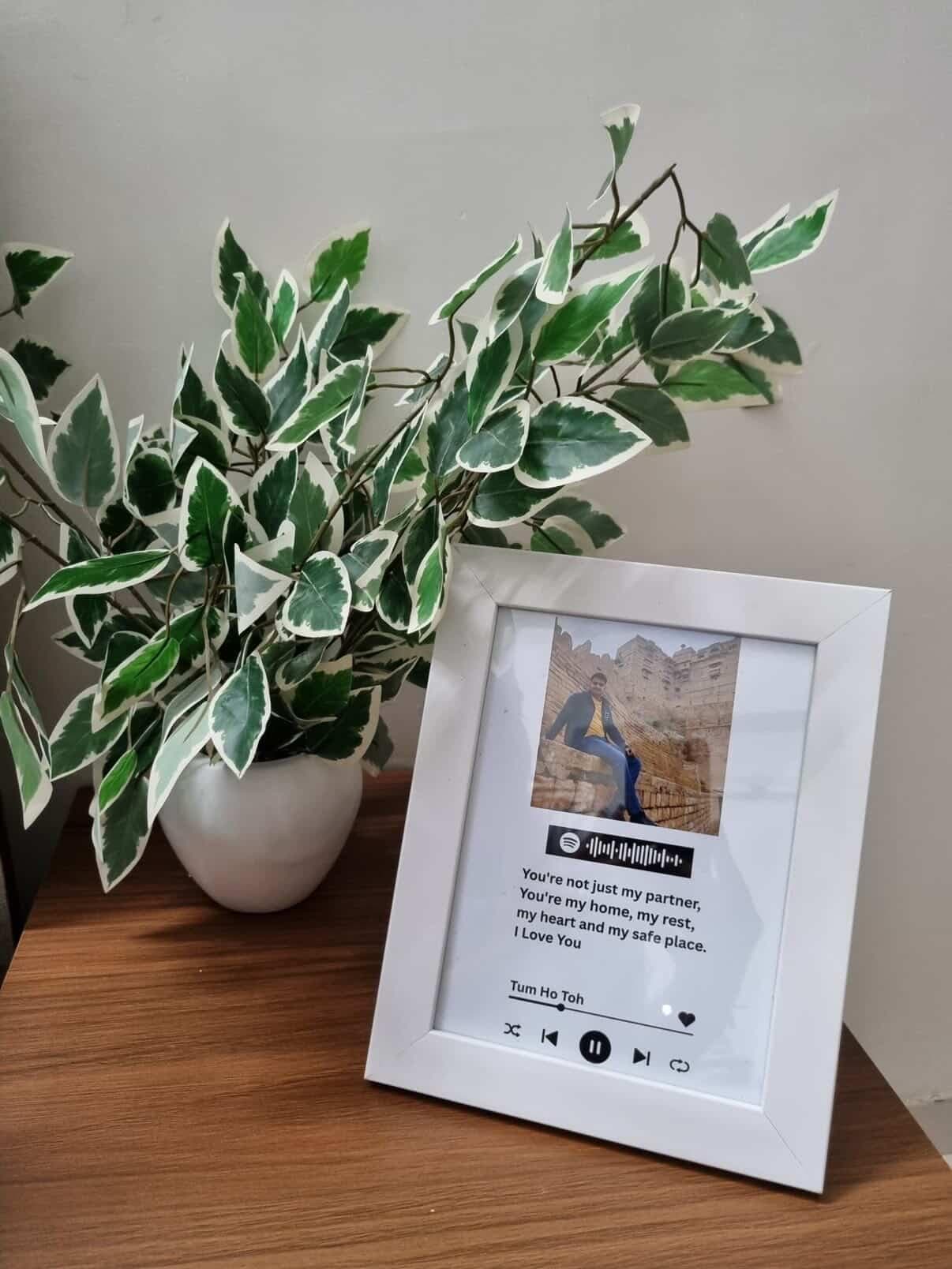 Minimalist White Frame